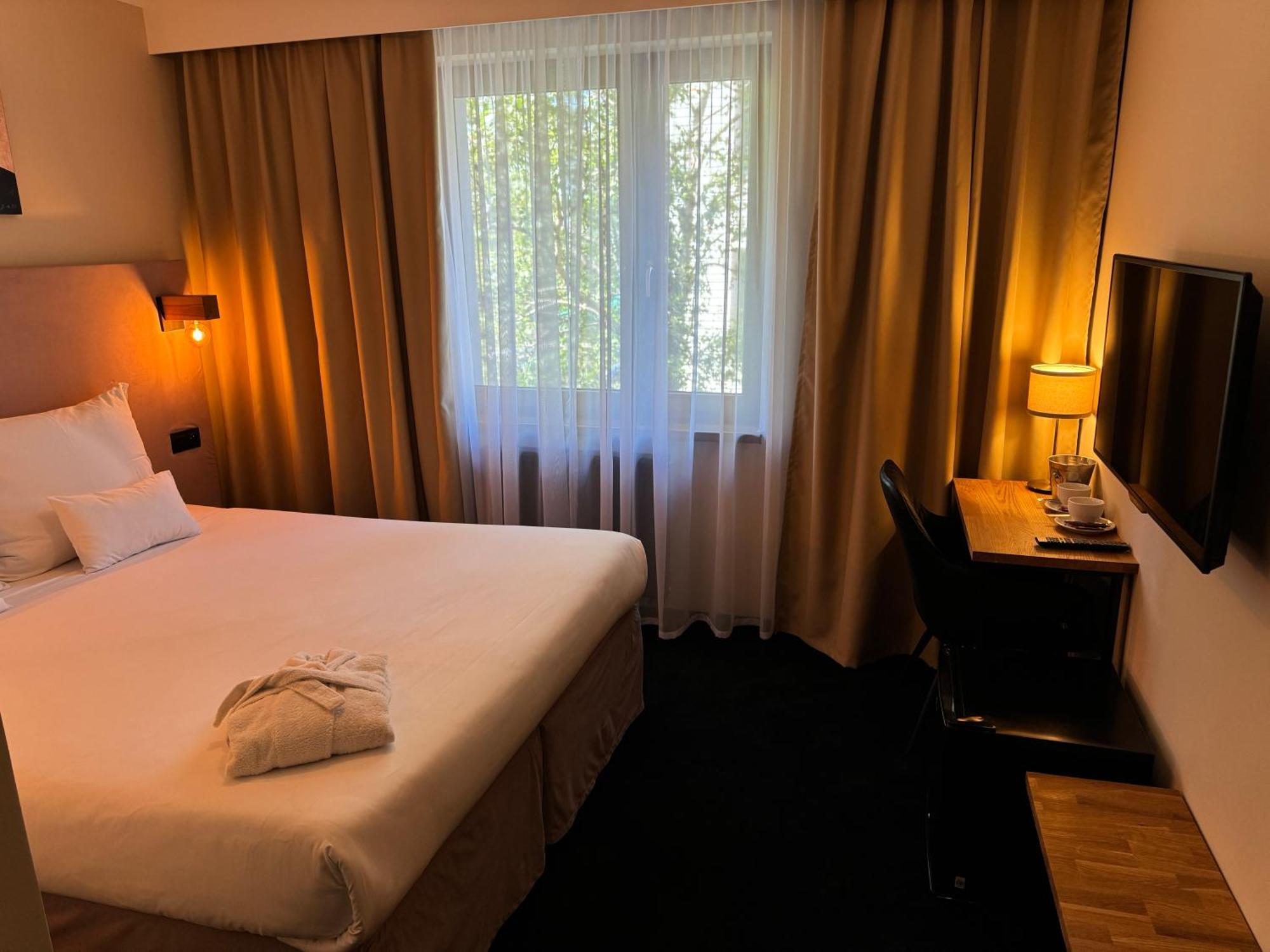 Amber Blue Wellness & Spa (Adults Only) Карвиа Екстериор снимка